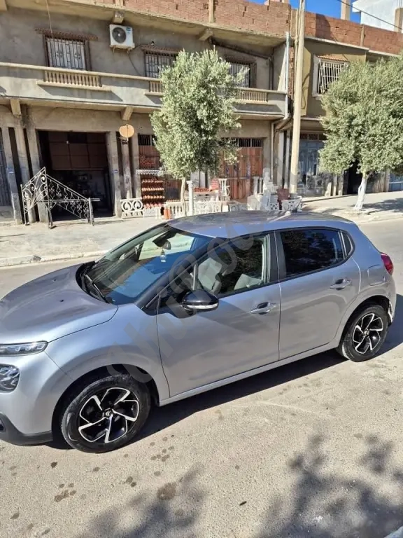 C3 (2021 moins 3 ans) Moteur 1.2 purtec Moteur 3 cylindres Vente avec procuration