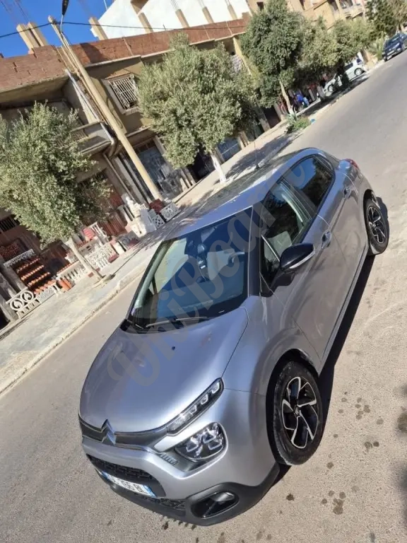 C3 (2021 moins 3 ans) Moteur 1.2 purtec Moteur 3 cylindres Vente avec procuration