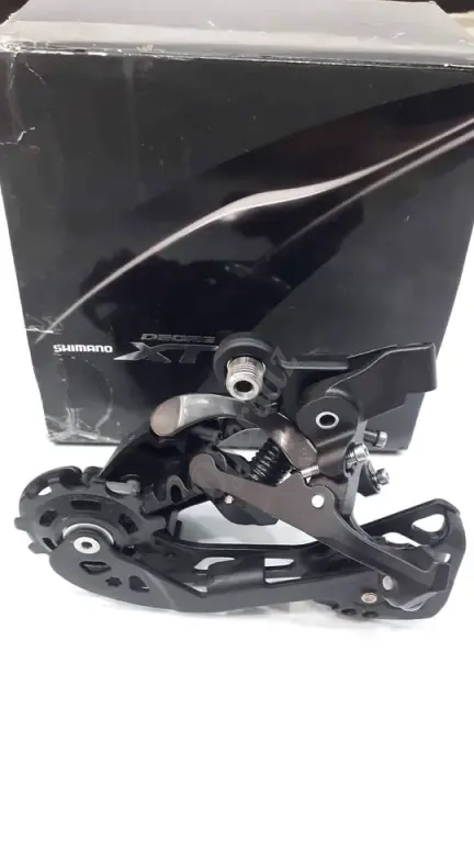 Derayeur shimano XT 11 vitesses m8000 neuf jamais utilisé