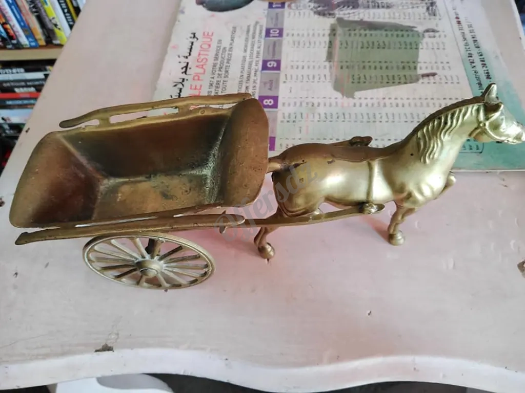 · Cheval et carrosse en bronze massif
