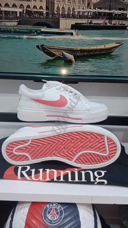 Nike femme court legacy